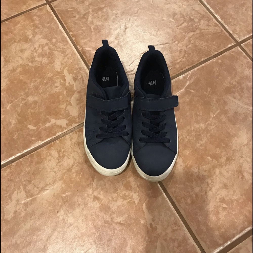 Boys sneakers